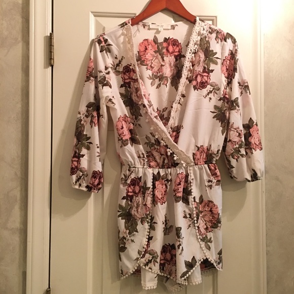 Flower print Romper - Picture 3 of 7